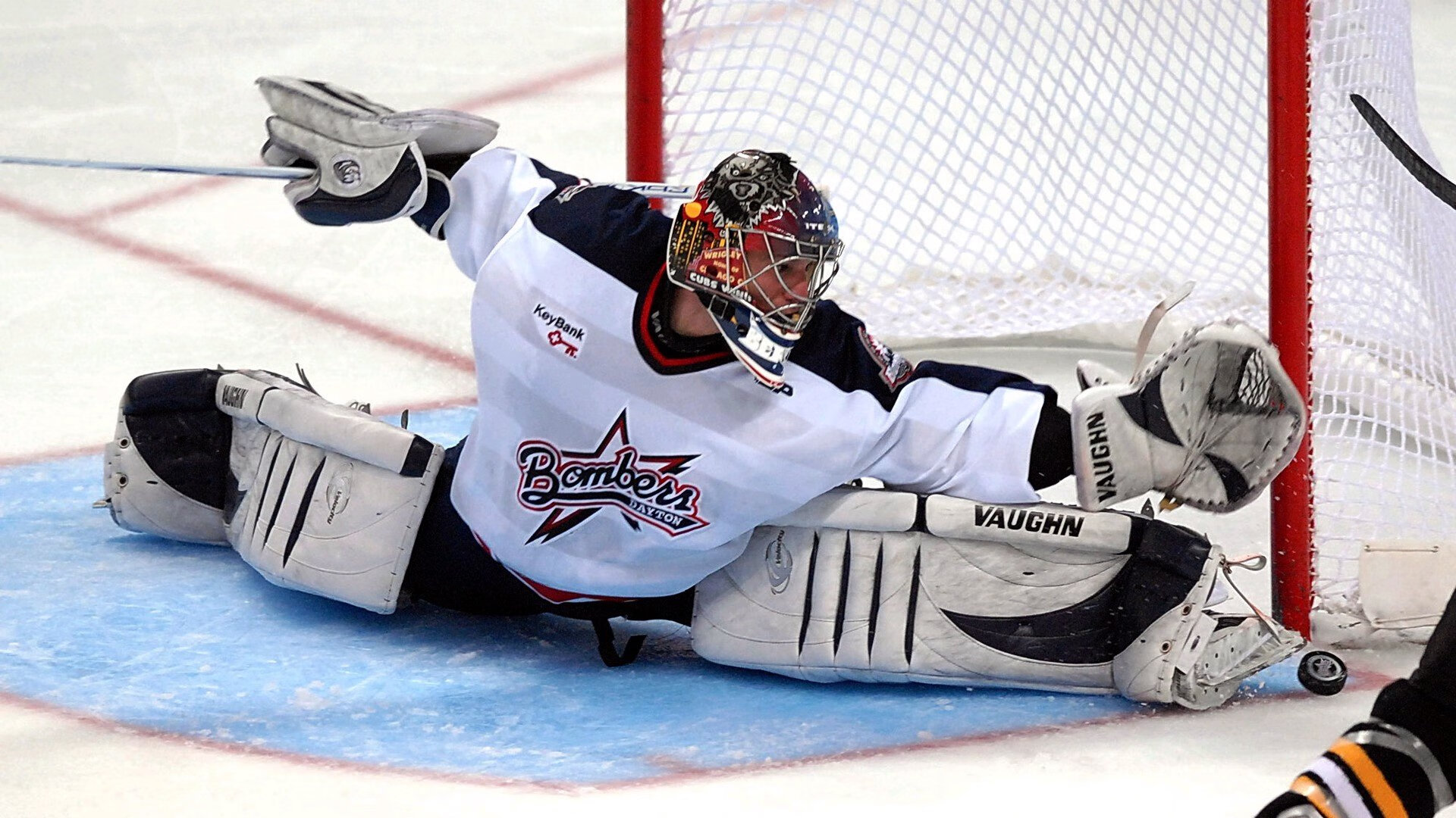 一场比赛中出现了惊艳的进球瞬间,足球比赛进球的一瞬间