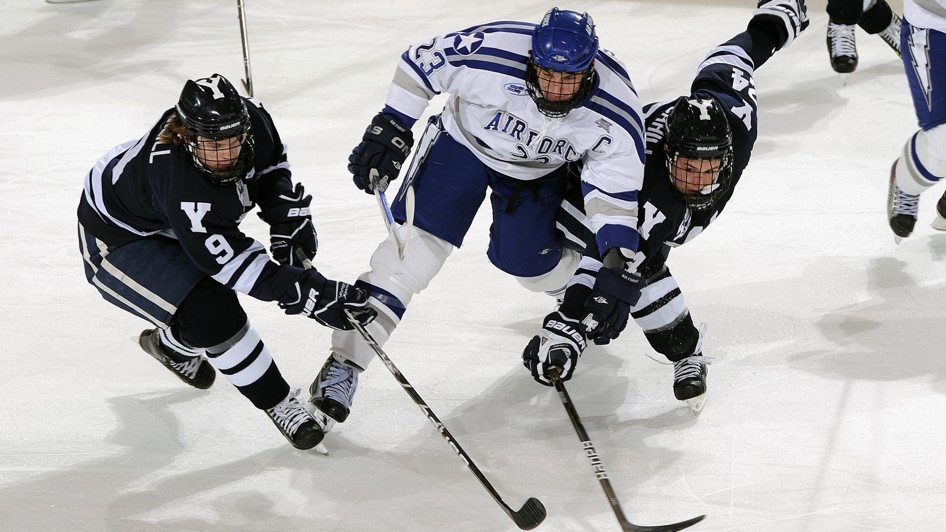 公牛完封尼克斯，系列赛焦点战中德罗赞锁死对手，公牛对尼克斯1993